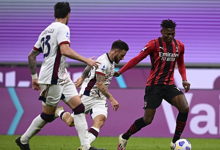 包含罗马与AC米兰互交白卷，平局收场的词条