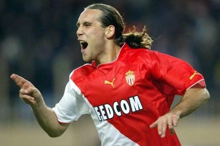 开云体育入口-圣艾蒂安力克摩纳哥，夺得胜利