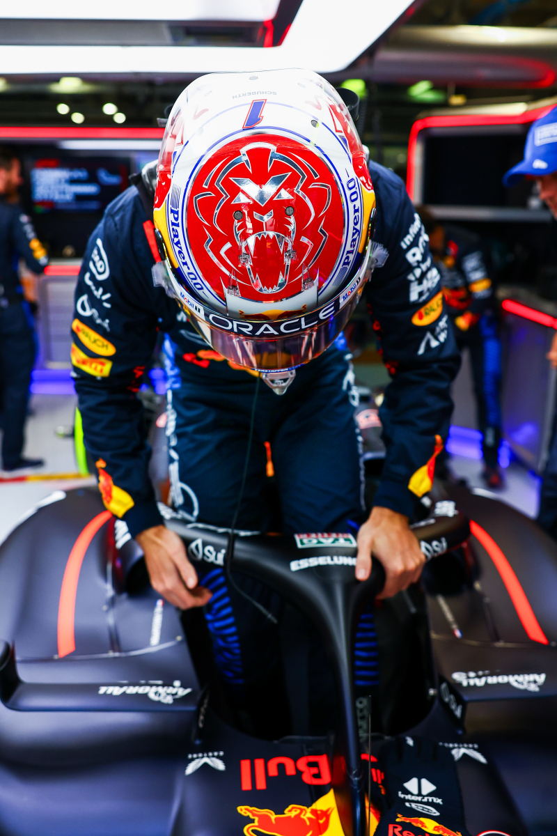 开云体育在线-雷诺车队碾压威廉姆斯，汉密尔顿高光表现