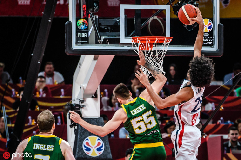 法国队逆转德国队,安赛龙关键制胜 法国队逆转德国队,安赛龙关键制胜