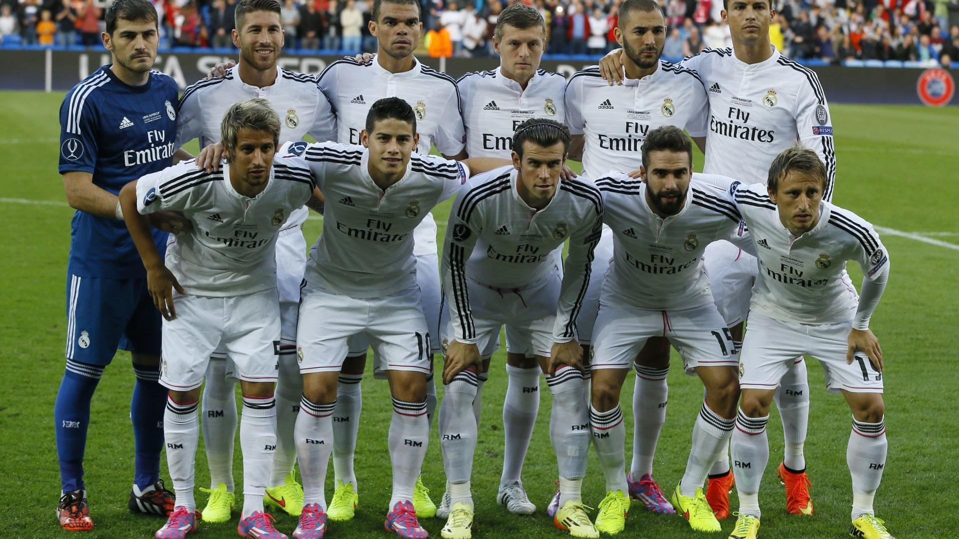 开云体育中国-压哨与哨声，两场相隔千里的英雄主义