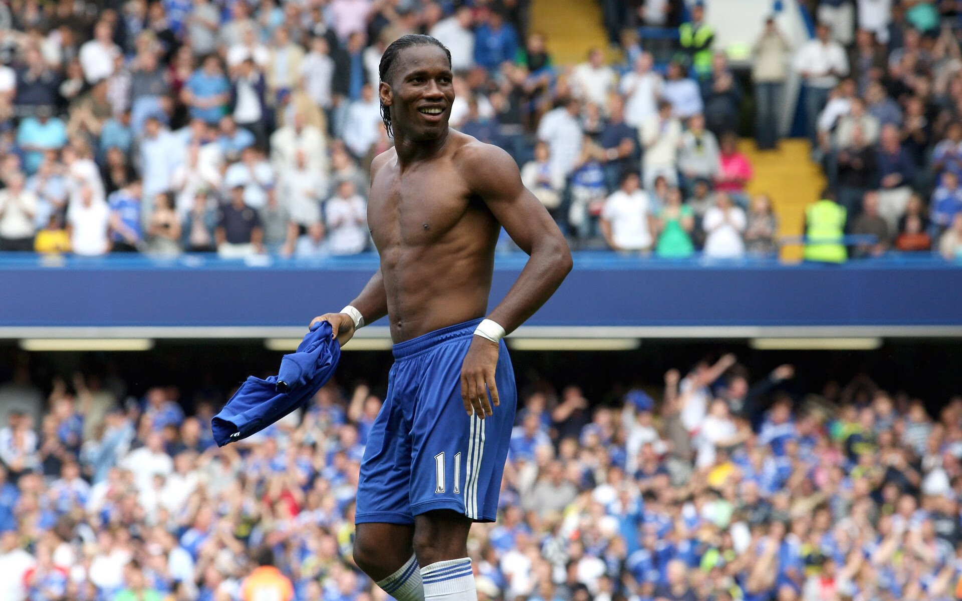 开云体育app-双面翻盘，迈凯伦的集体觉醒与拉塞尔的个人宣言点燃围场最大悬念