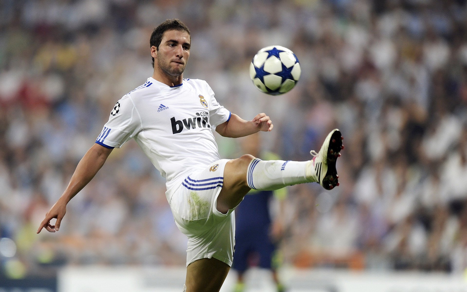 险胜毫厘间的团队暗涌，与一颗点燃世界的孤星，当英格兰遇上奥恰洛夫